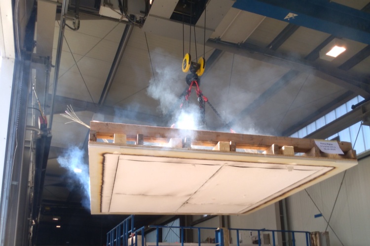 Prüfung einer Brandschutz-technisch wirksamen Bekleidung