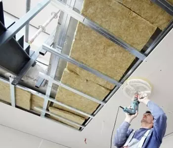 Schalldämmende Unterdecke