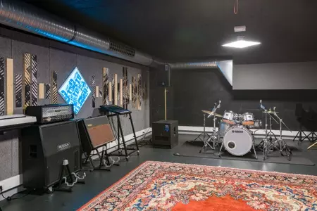 RAW Halle 20 „House of Music“, Berlin - Header