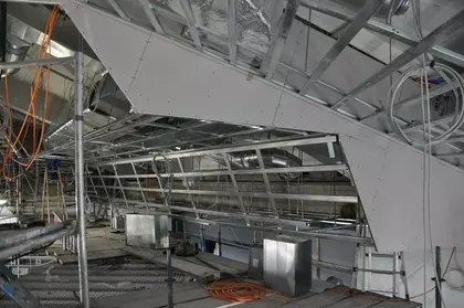 Komplexes Deckensystem mit mehreren Schichten
