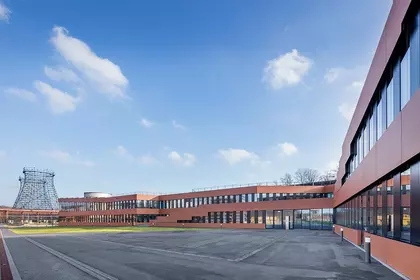 RAG Stiftung Modernes Gebäude Außenansicht