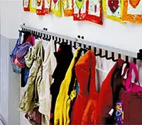 Garderobe in einer Grundschule