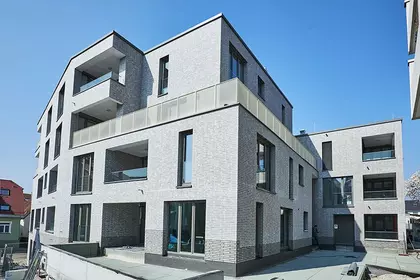 Bis an die Grenzen moderner Neubau Ansicht eines Neubaus