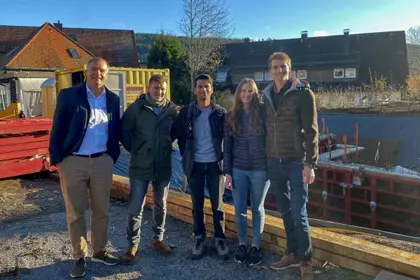 Inara Suites Besuch Isover Gruppenbild