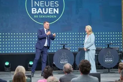 Als Industriepartner unterstützen SAINT-GOBAIN ISOVER und SAINT-GOBAIN RIGIPS die Initiative „Neues Bauen – 80 Sekunden“. In ihr versammeln sich Branchenführer der Bau- und Immobilienwirtschaft, um mehr Wohnraum und mehr Wachstum zu schaffen.  
